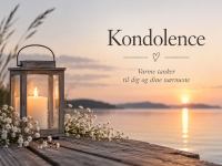 Stemningsfuldt kondolencekort med et tændt lys ved solnedgang. Skriv din personlige medfølelse og send kortet gratis online.