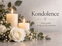 Smukt kondolencekort med levende lys og hvide roser. Skriv din personlige medfølelse og send kortet gratis online.