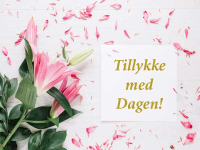 Smukt tillykkekort med lyserøde blomster og Tillykke med dagen-hilsen. Skriv din personlige lykønskning og send kortet gratis online.